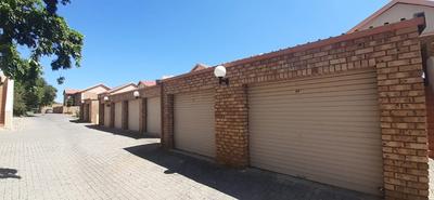 Apartment / Flat For Rent in Rooihuiskraal North, Centurion