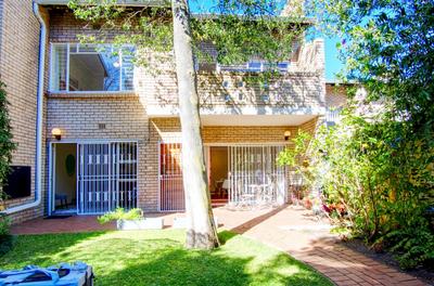 Townhouse For Rent in Victory Park, Johannesburg