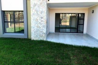 Apartment / Flat For Sale in Waterfall, Midrand