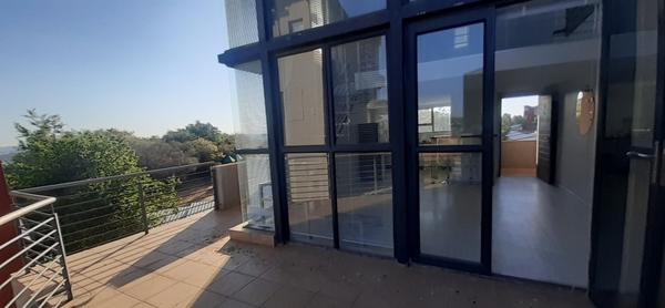 Apartment / Flat For Sale in Rooihuiskraal North, Centurion