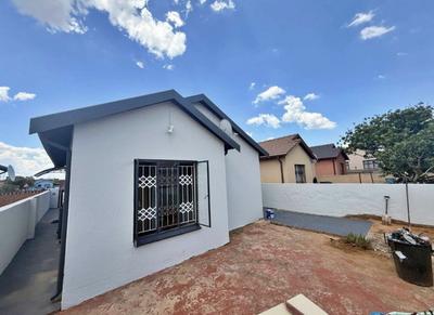 House For Sale in Soshanguve East, Soshanguve