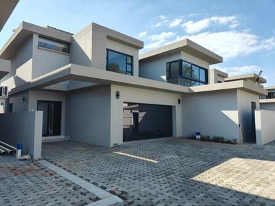 Cluster House For Sale in Houghton Estate, Johannesburg
