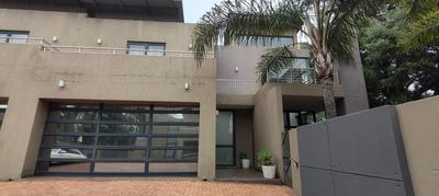 Duplex For Rent in Houghton, Johannesburg