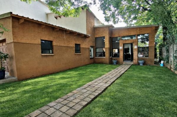 Townhouse For Sale in Lakefield, Benoni