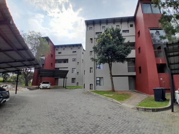Apartment / Flat For Sale in Rooihuiskraal North, Centurion
